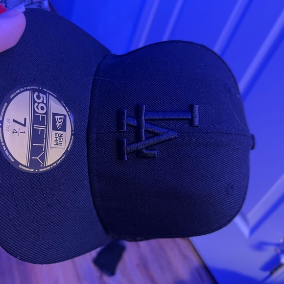 La fitted cap i bought it to never actually wear it - Picture 2 of 2